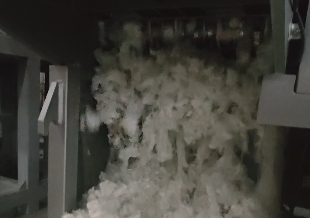 化纖絲撕碎，單軸撕碎機視頻